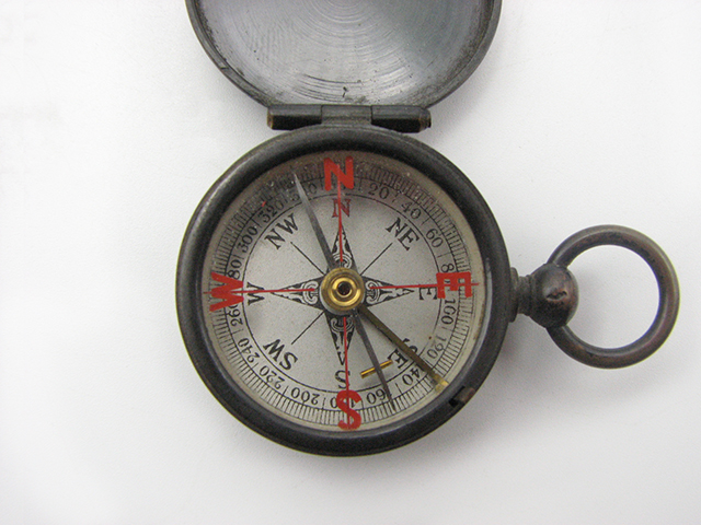 Edwardian hunter cased pocket compass with red cardinal points under crystal